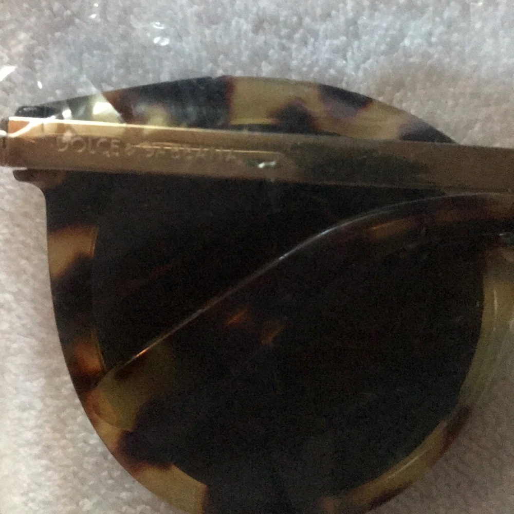 Sunglasses - Picture 4 of 5